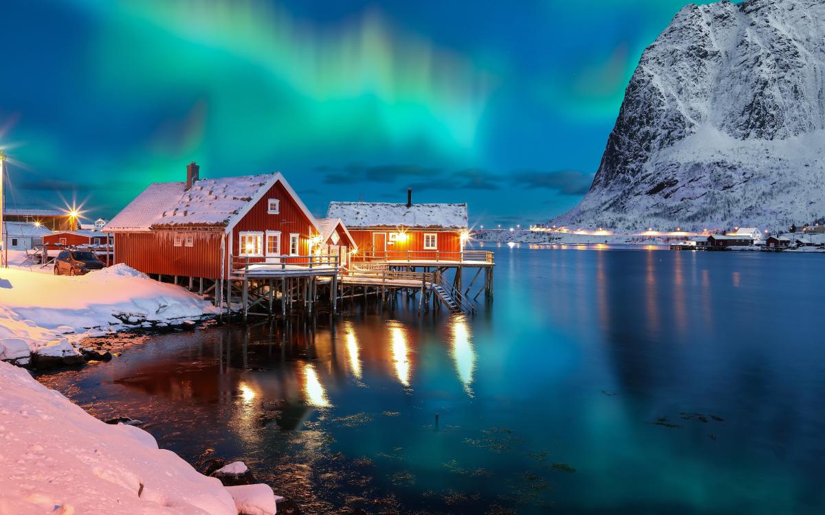 5 Northern Lights trip packages for everyone